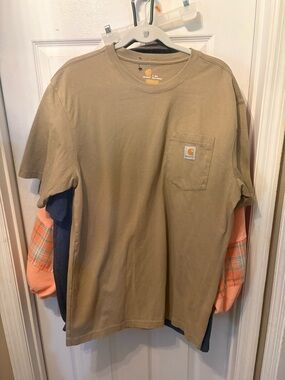 Carhartt Men’s Short Sleeve Pocket Tee in Khaki